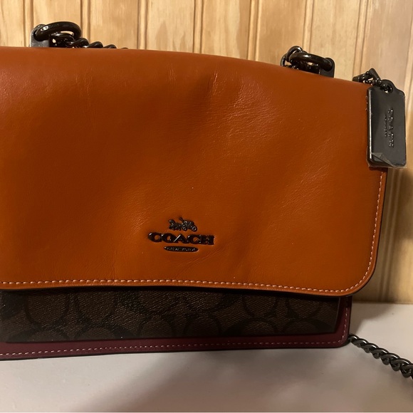 Authentic coach Small crossbody/shoulder bag- burnt orange and burgundy color - Picture 6 of 7